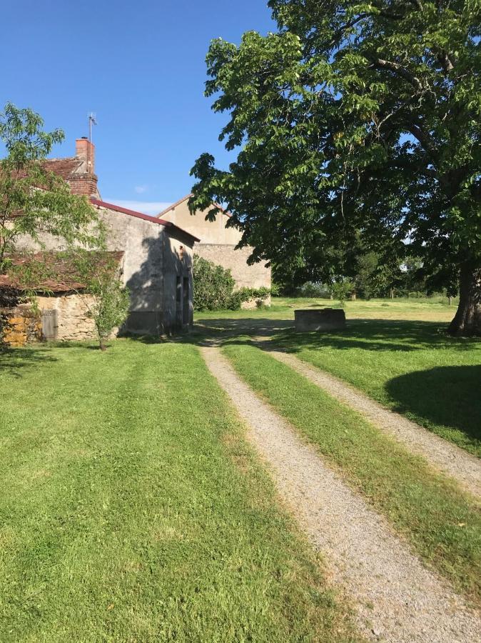 By The Wayside Villa Lussac-Les-Eglises Екстериор снимка